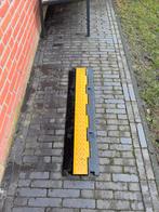 Kabelbrug / kabelgoot met klep, Ophalen