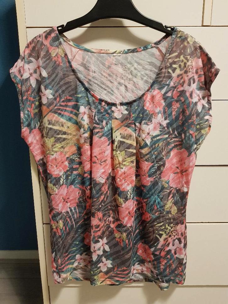 Leuk T-shirt voor dames -- maat 38 / 40 --, Kleding | Dames, T-shirts, Zo goed als nieuw, Maat 38/40 (M), Roze, Korte mouw, Ophalen of Verzenden