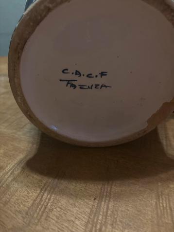 Antieke Porseleinen Pot - Faenza beschikbaar voor biedingen