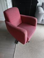 Vintage fauteuil met rode stof, Huis en Inrichting, Fauteuils, Gebruikt, Minder dan 75 cm, Vintage, Ophalen of Verzenden