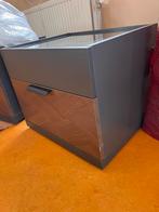 Nachtkastjes industrieel in nette staat, Huis en Inrichting, Slaapkamer | Nachtkastjes, Ophalen, Gebruikt