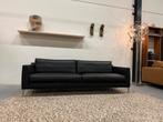 Nieuwstaat Design on Stock Heelz 4 zits Bank zwart leer 235, Huis en Inrichting, Banken | Bankstellen, Design on Stock, 75 tot 100 cm