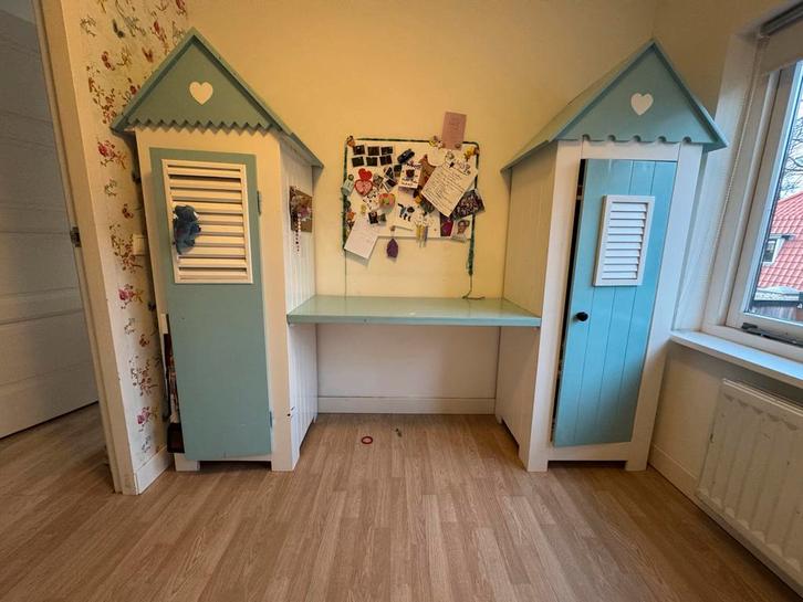 Kasten kinderkamer met bureau, Kinderen en Baby's, Kinderkamer | Commodes en Kasten, Zo goed als nieuw, Kast, 105 cm of meer, Minder dan 75 cm