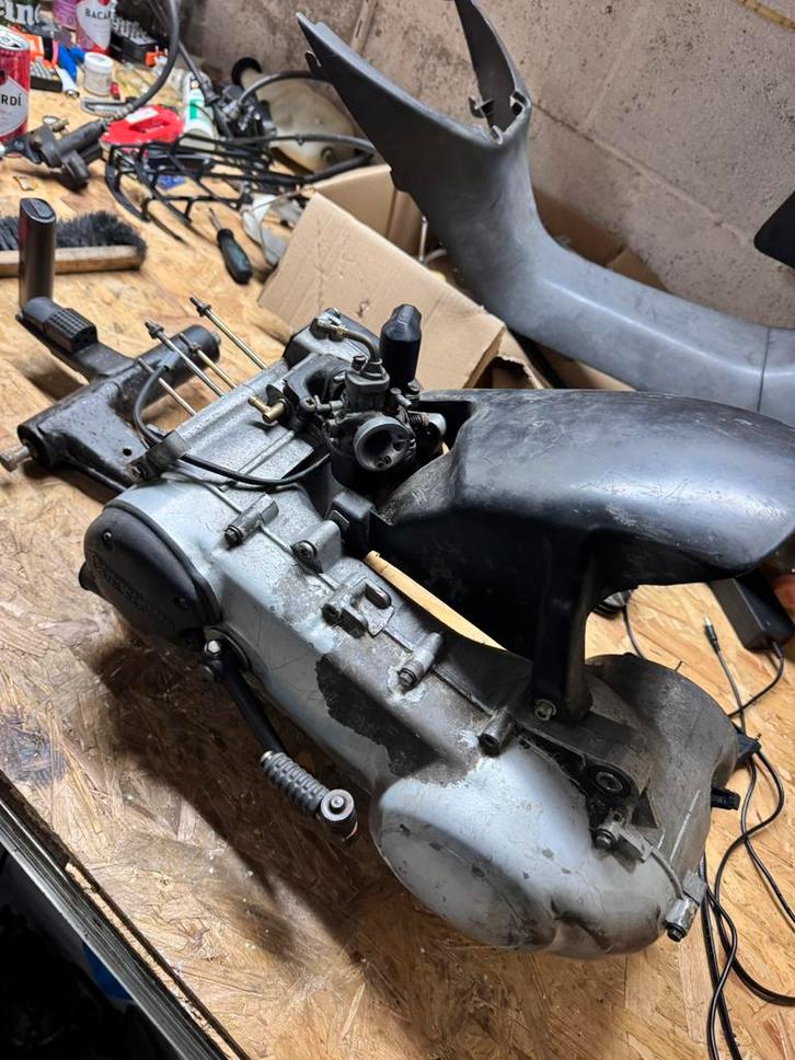 Gilera runner blok, Fietsen en Brommers, Brommeronderdelen | Scooters, Zo goed als nieuw, Piaggio, Blok, Ophalen