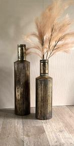 Twee schitterende decoratieve vazen, Ophalen of Verzenden, Zwart, Overige materialen, 50 tot 75 cm