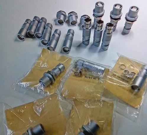 Fischer serie 104 stekkers, contrastekkers en chassisdelen, Hobby en Vrije tijd, Elektronica-componenten, Zo goed als nieuw, Ophalen of Verzenden