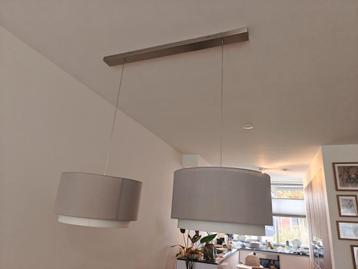 Hanglamp met 2 kappen beschikbaar voor biedingen