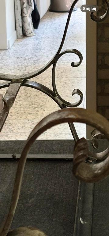 Fraai gietijzeren onderstel voor coffee table beschikbaar voor biedingen