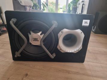 JBL subwhoofer met JBL versterker inclusief bekabeling beschikbaar voor biedingen