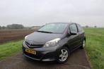Toyota Yaris 1.3 16V Vvt-i AUTOMAAT | AIRCO | NAVI | CRUISE, Stof, Zwart, 4 cilinders, Bedrijf