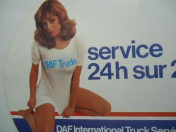sticker oud DAF pinup model truck pin up vintage vrachtwagen beschikbaar voor biedingen
