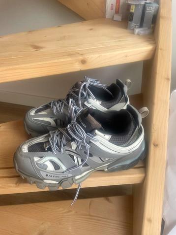 Balenciaga tracks grijs beschikbaar voor biedingen