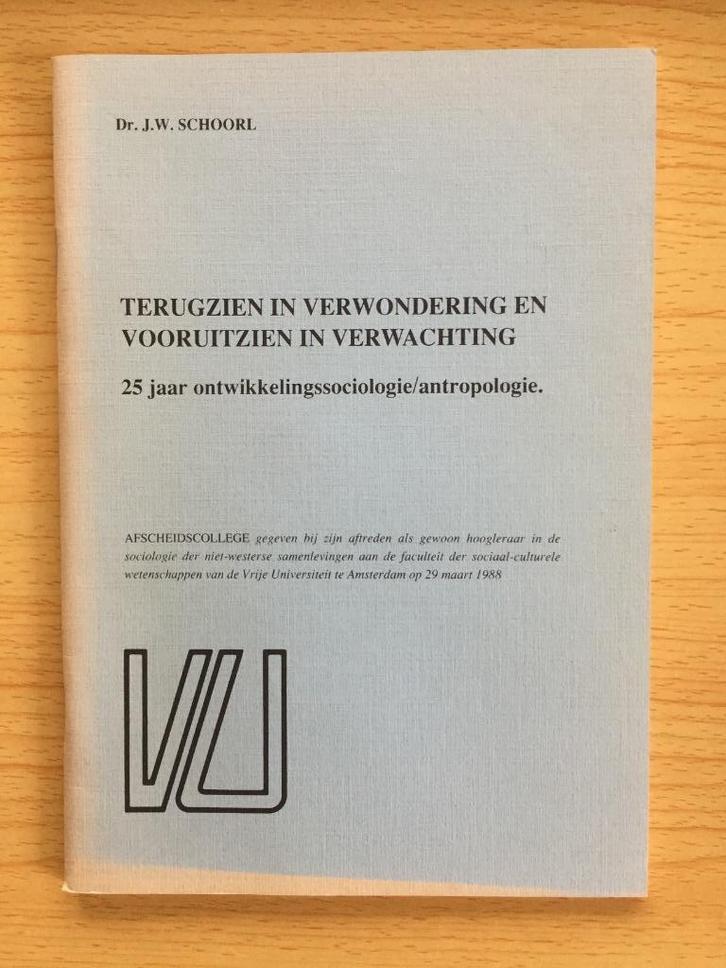 25 jaar ontwikkelingssociologie/antropologie, Boeken, Overige Boeken, Gelezen, Ophalen of Verzenden