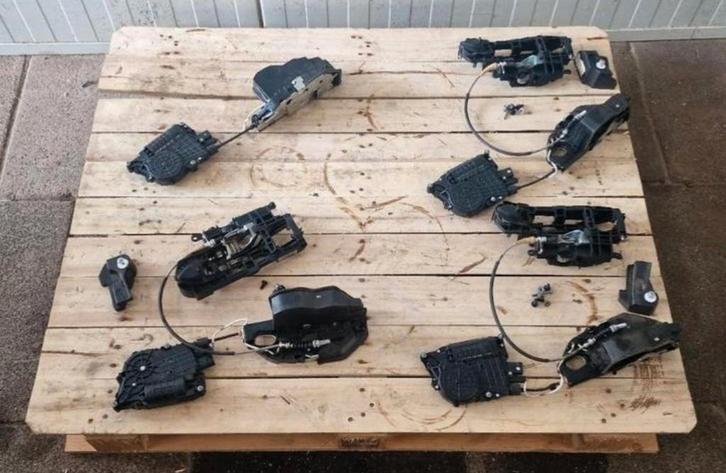 Originele Bmw f10/f11 softclose systeem/set., Auto-onderdelen, Carrosserie en Plaatwerk, Deur, BMW, Voor, Achter, Links, Rechts
