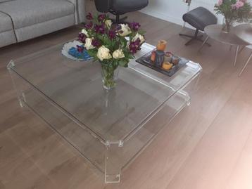 Glazen salontafel, zonder krassen, afmetingen 11ox11ox40, ka beschikbaar voor biedingen