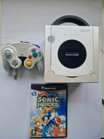Gamecube Pearl White set compleet met Sonic heroes, Spelcomputers en Games, Spelcomputers | Nintendo GameCube, Met games, Wit