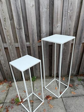 Plantenstandaard / Witte Zuil - Set van 2 beschikbaar voor biedingen