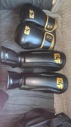 Kickboks set: Handschoenen & Beenbeschermers, Sport en Fitness, Vechtsporten en Zelfverdediging, Ophalen, Gebruikt, Overige, Maat XS of kleiner