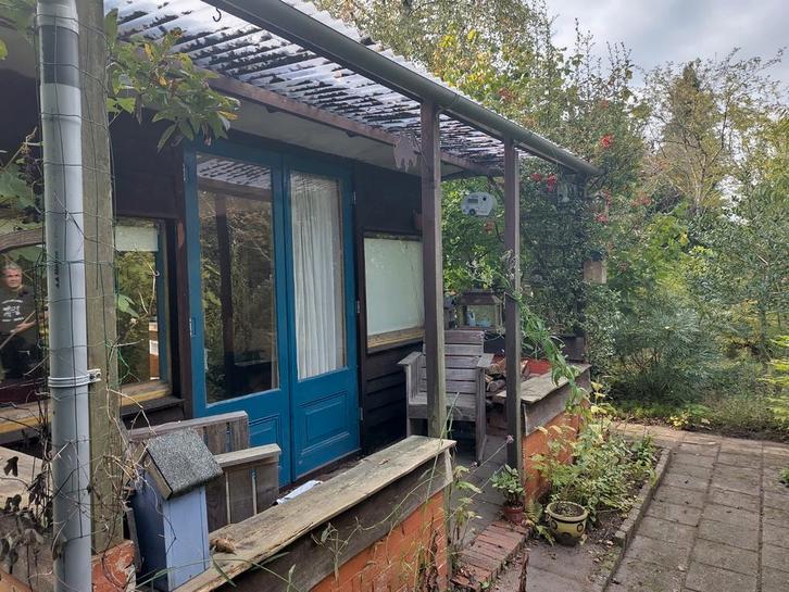 Tuinhuisje op VV Tuinwijck Groningen, Tuin en Terras, Tuinhuizen, Gebruikt, Tuinhuis, Hout, 500 cm of meer, 400 cm of meer, 3 ramen of meer