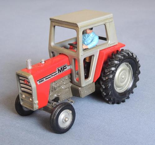 Britains 9522 Massey Ferguson 595 Tractor, Hobby en Vrije tijd, Modelauto's | Overige schalen, Gebruikt, Tractor of Landbouw, Ophalen of Verzenden