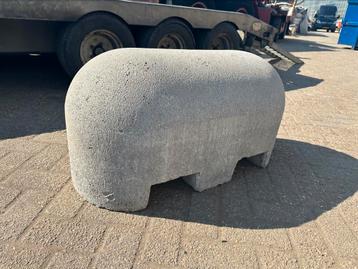 Afzetblokken/betonblokken (6 stuks) beschikbaar voor biedingen