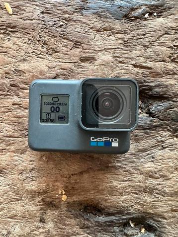 GoPro Hero 6 + veel accessoires! beschikbaar voor biedingen