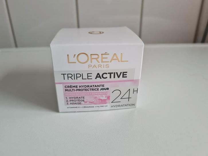 L'Oréal Triple Active Dagcrème Droge Huid - Nieuw, Sieraden, Tassen en Uiterlijk, Uiterlijk | Gezichtsverzorging, Nieuw, Verzorging