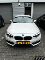 BMW 1-Serie 1.5 118I 3DR AUT 2016 Wit, Auto's, BMW, 65 €/maand, 1290 kg, Wit, Origineel Nederlands