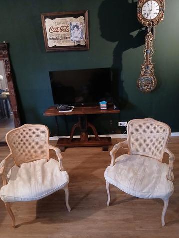 Antieke Barok Fauteuil in Goede Staat beschikbaar voor biedingen