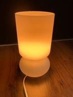 Mooie witte mat glazen ronde tafellamp lykta zgan, Huis en Inrichting, Lampen | Tafellampen, Ophalen, Zo goed als nieuw, Minder dan 50 cm