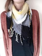 Sjaaltje sjaal shawl zwart wit geel, Ophalen of Verzenden, Zo goed als nieuw, Maat 38/40 (M), Sjaal
