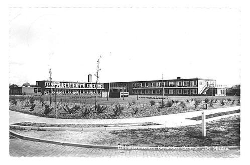 990328 Uithuizermeeden Groningen 1960 gel in 63 De Mieden, Verzamelen, Ansichtkaarten | Nederland, Gelopen, Groningen, 1960 tot 1980