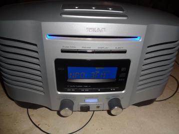 TEAC SL-D950 CD speler met AM / FM radio en USB beschikbaar voor biedingen