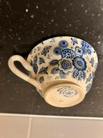 Vintage Kopje met Blauw Bloemenmotief, Gebruikt, Keramiek, Ophalen of Verzenden, Overige stijlen