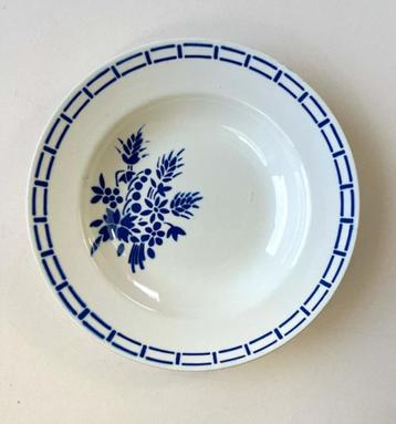 Badonviller diep bord soepbord blauwe bloemen en rand beschikbaar voor biedingen