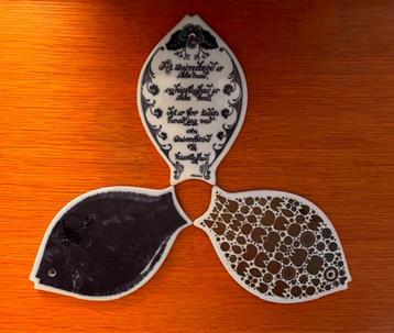 Drie Vintage keramische snijplanken beschikbaar voor biedingen