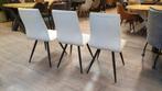 Partij van 56 witte leren stoelen met zwarte metalen poten, Ophalen, Huis en Inrichting
