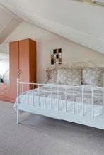 Ikea bed wit staal, 140x200, Huis en Inrichting, Slaapkamer | Bedden, Ophalen, Wit, Tweepersoons, 140 cm