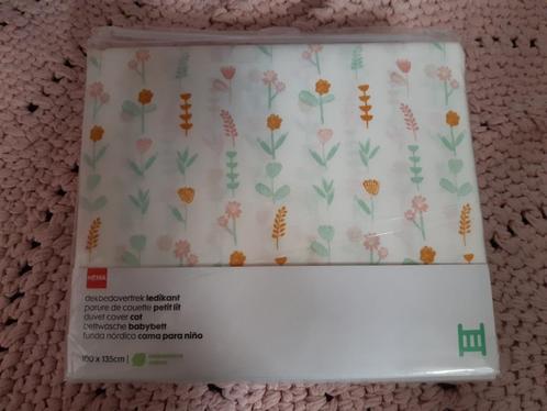 Hema bloemetjes dekbedovertrek ledikant 100 x 135 cm, Kinderen en Baby's, Kinderkamer | Beddengoed, Nieuw, Dekbedovertrek, Overige kleuren