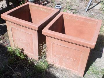 2 Grote vierkante terra cotta plantenbakken 'Santa Cruz' beschikbaar voor biedingen