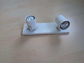 Witte plafond lamp spotjes beschikbaar voor biedingen