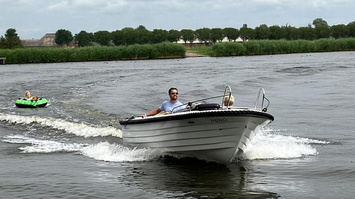 Sloep Vidini 500 50pK, Watersport en Boten, Sloepen, Zo goed als nieuw, 50 tot 70 pk, 3 tot 6 meter, Buitenboordmotor, Benzine