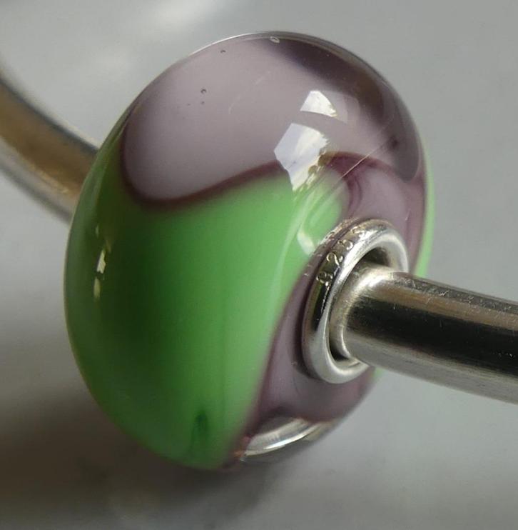 Trollbeads MINT EN LAVENDEL GORDELDIER **limited**, Sieraden, Tassen en Uiterlijk, Bedels, Zo goed als nieuw, Trollbeads, 1 bedel