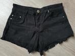 Heel kort zwart broekje maat 32, Kort, Zwart, Zo goed als nieuw, Maat 34 (XS) of kleiner