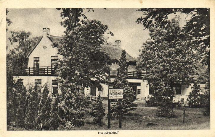 Hulshorst - Bondshotel Woudhuis - 1952 gelopen, Verzamelen, Ansichtkaarten | Nederland, Ongelopen, Noord-Brabant, Voor 1920, Ophalen of Verzenden