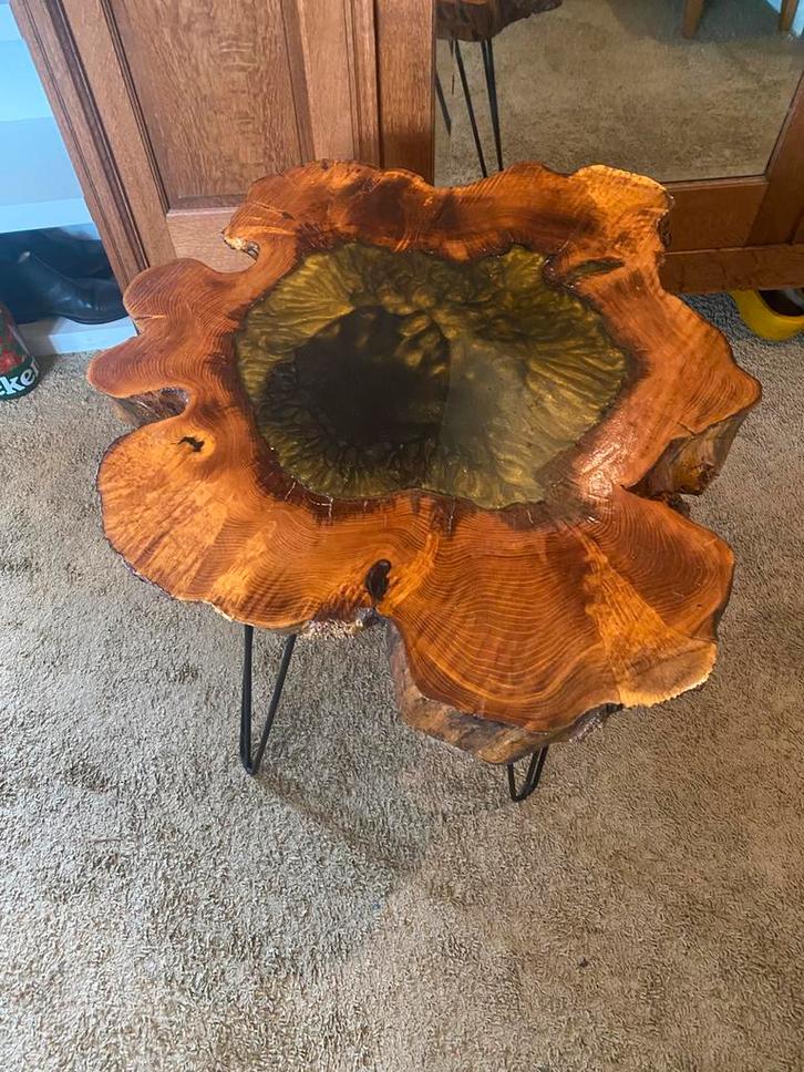 Salontafel een boom met epoxy met glitters 68-75, Huis en Inrichting, Tafels | Salontafels, Zo goed als nieuw, 50 tot 75 cm, 50 tot 100 cm