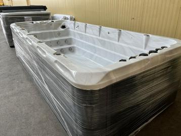 Luxe Passion ZwemSpa Fitness 2 Deep in nieuwstaat!!! beschikbaar voor biedingen