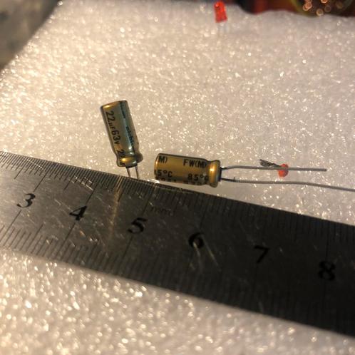 2 stuks 22uF 63v Nichicon UFW series, Hobby en Vrije tijd, Elektronica-componenten, Nieuw, Ophalen of Verzenden