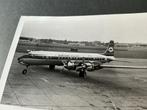 Martin Air Holland foto Schiphol, Verzamelen, Luchtvaart en Vliegtuigspotten, Verzenden, Gebruikt, Kaart, Foto of Prent