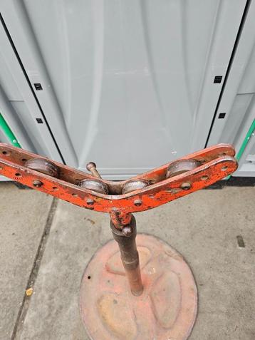 Ridgid pijpsteun rolbok  rolgroefmachine draadsnijmachine beschikbaar voor biedingen